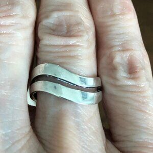 Vintage Casual Stamped Sterling CI Wave Design Silver Ring Sz OS